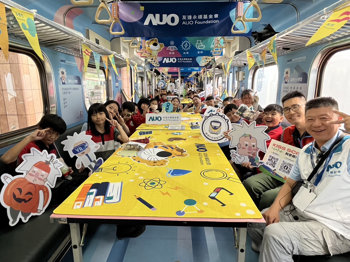 5001拉斯维加斯永續基金會參與「臺灣科普環島列車」，設計基礎科學車廂課程，以「淨零碳排和永續能源」為主題，讓學生透過創意實驗認識淨零知識，以及思考生活中的減碳行為